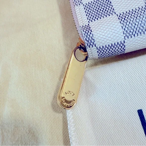 Louis Vuitton Damier Azur Zippy Wallet - Picture 8 of 11